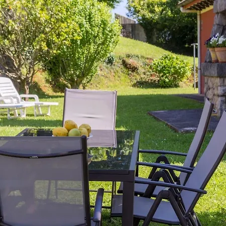 Encantadora Casa Con Jardin Cerca De Santillana Del Mar 아파트