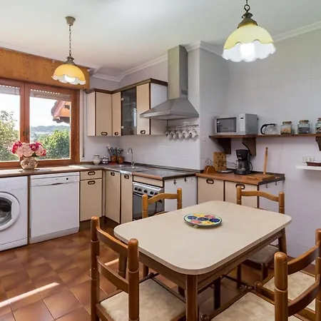 Encantadora Casa Con Jardin Cerca De Santillana Del Mar 아파트